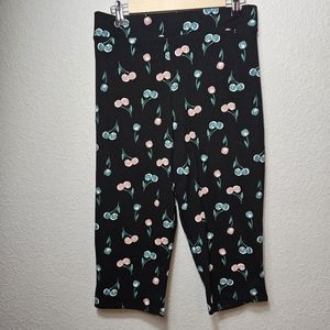 NWT Torrid Cropped Leggings